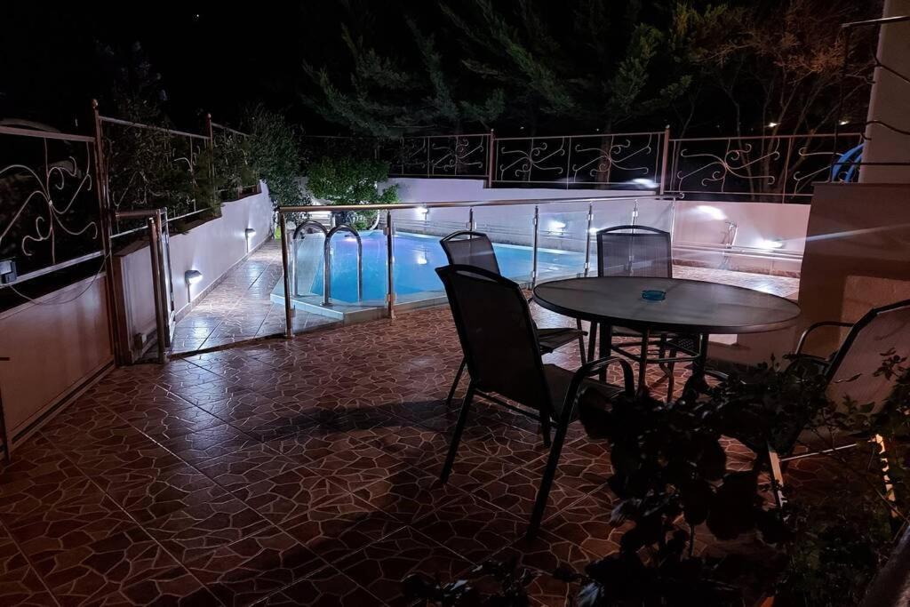 Violet Studio Με Πισίνα Volos Buitenkant foto