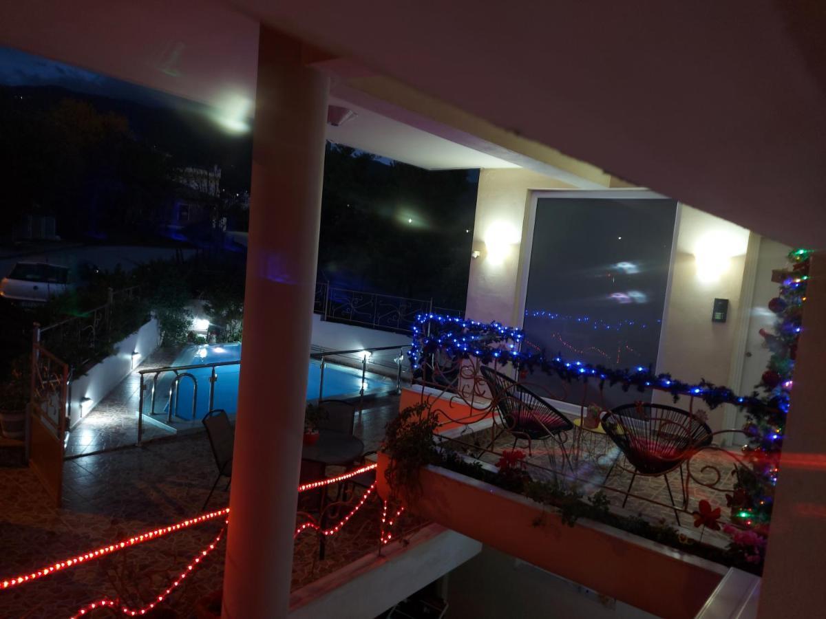 Violet Studio Με Πισίνα Volos Buitenkant foto
